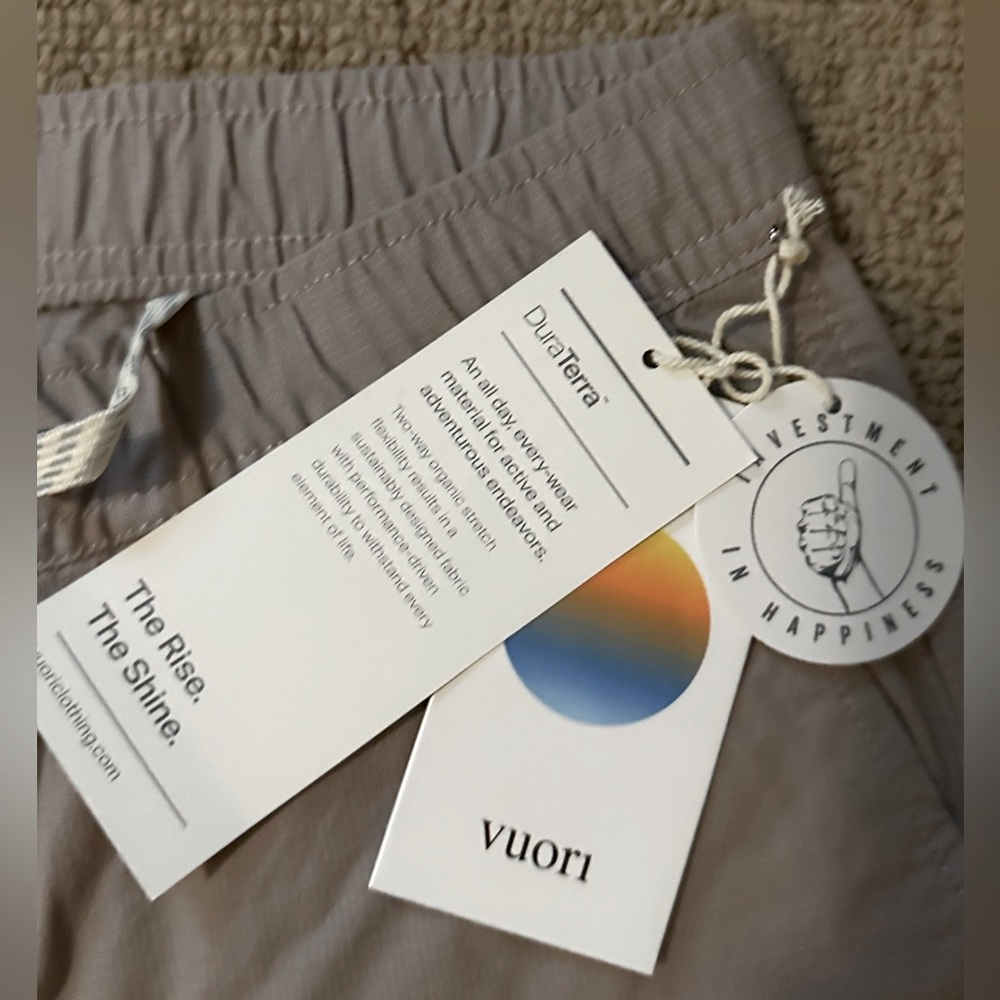 Brand new Vuori Ripstop pants sz small